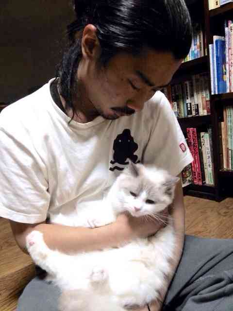 猫好き男性有名人！