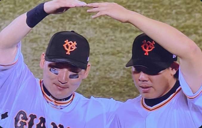 プロ野球のツーショット画像を貼ろう❗️