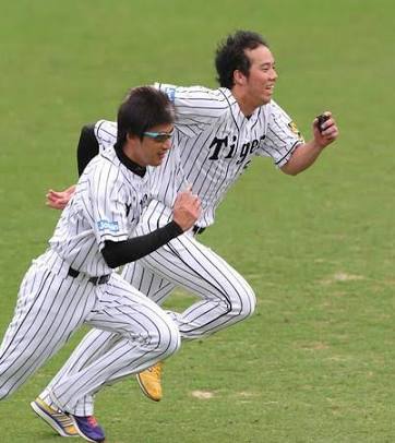 プロ野球のツーショット画像を貼ろう❗️