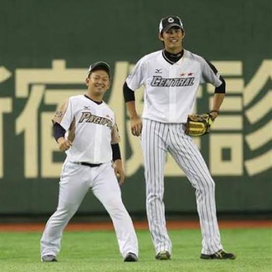 プロ野球のツーショット画像を貼ろう❗️