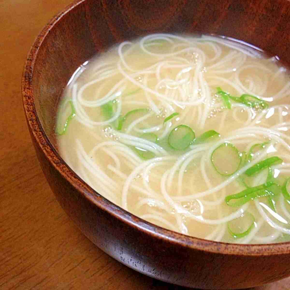 そうめんの味噌汁は変ですか？