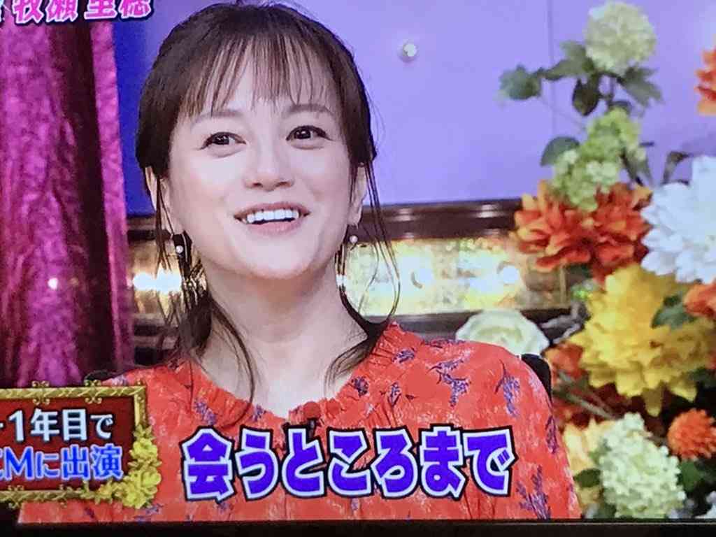 牧瀬里穂、本当に49歳!? ミニスカワンピ姿に「膝上スカート眩しい」「いつまで可愛いんですか？」の声