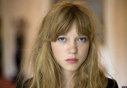 薄いメイクの人！