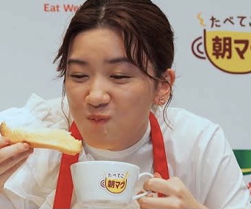 薄いメイクの人！