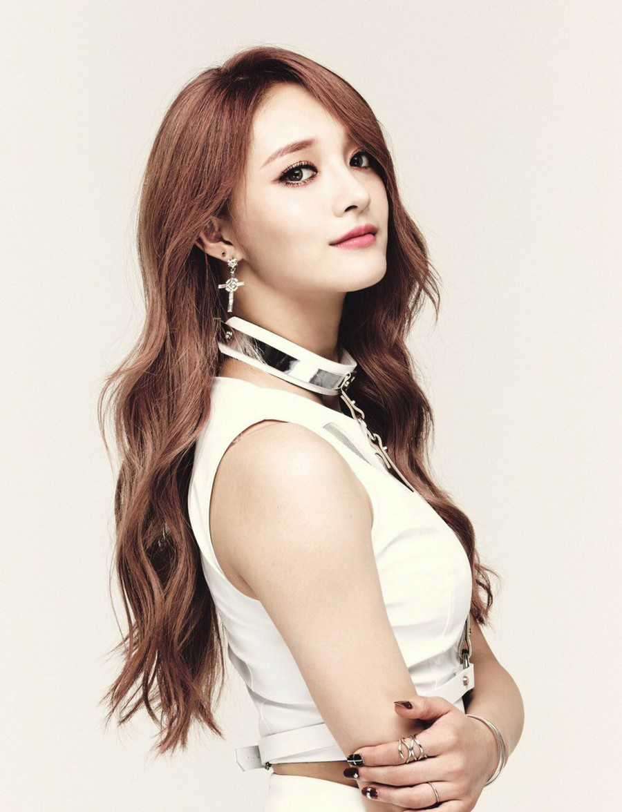 薄いメイクの人！