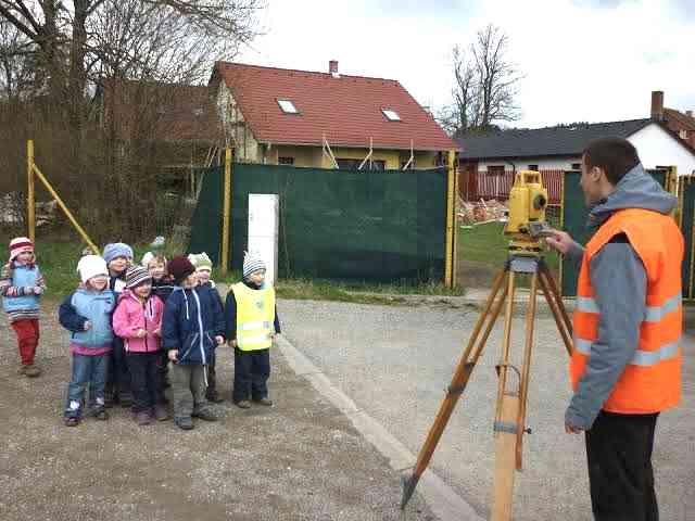 写真を撮る時カメラアプリ使いますか?