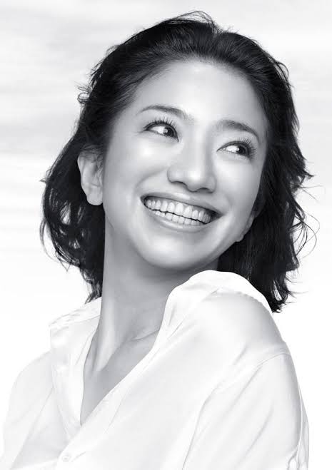 顔の全てのパーツが大きい人