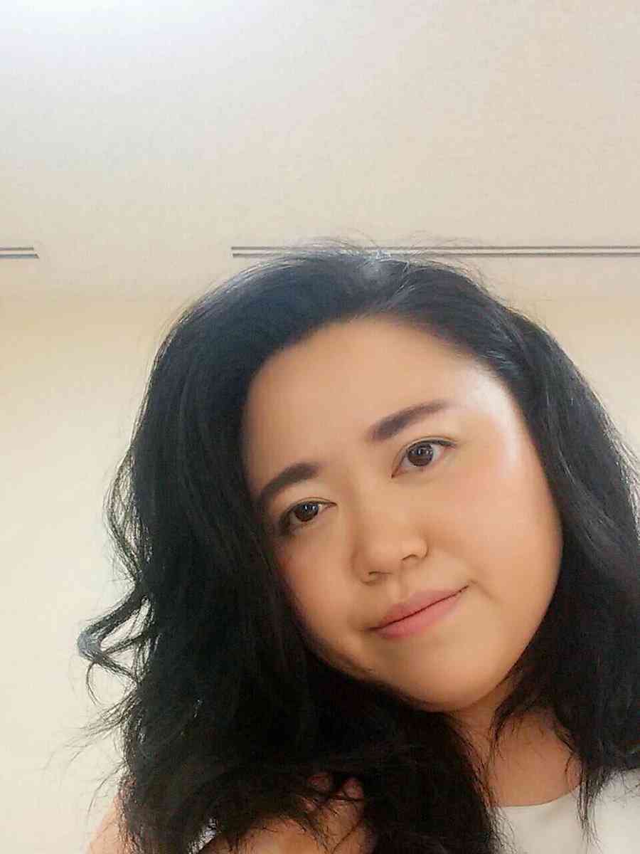 顔の全てのパーツが大きい人