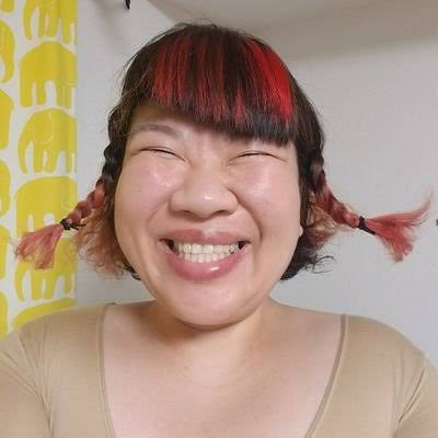 顔の全てのパーツが大きい人