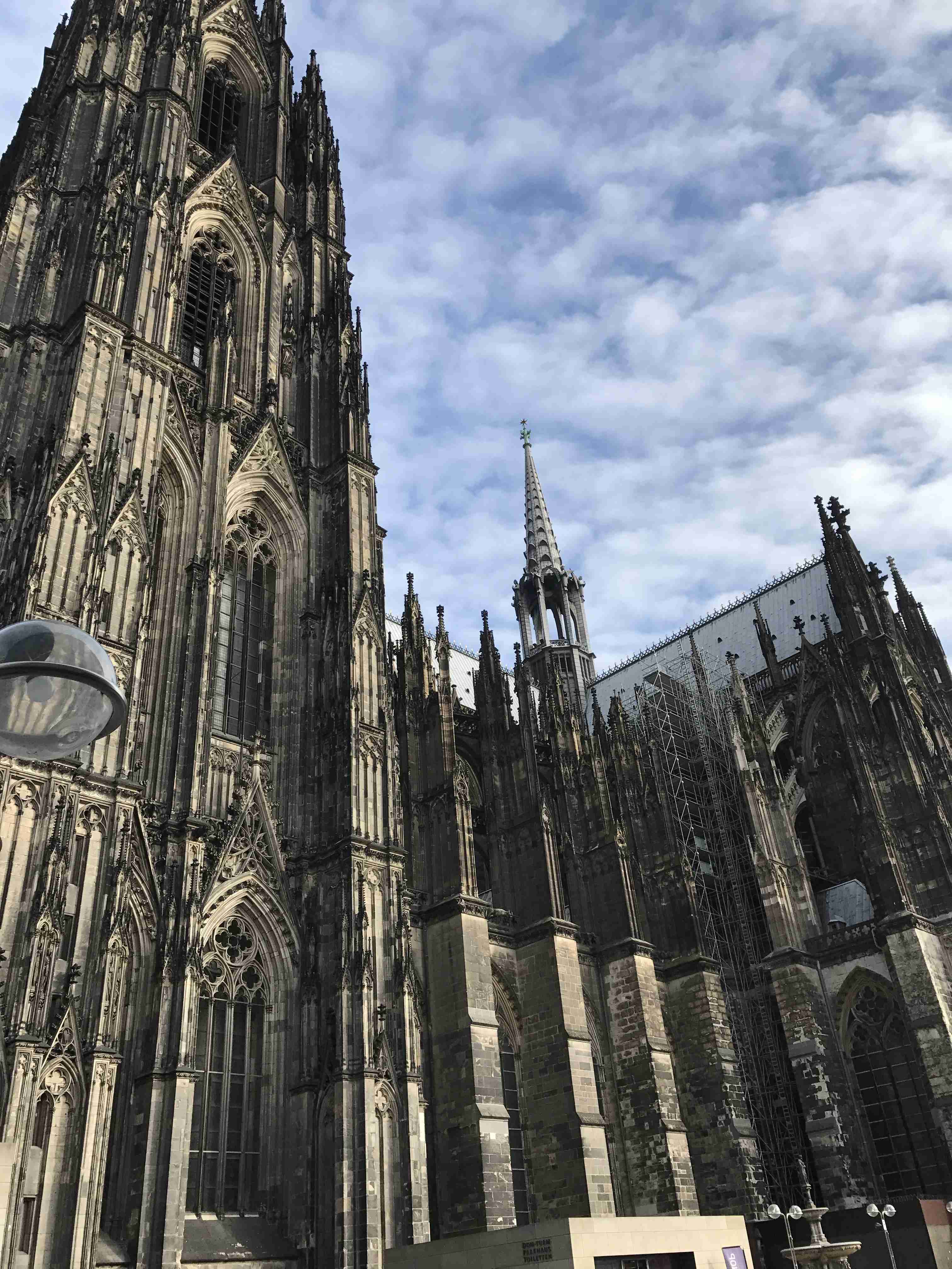 コロナ禍だし、過去に行った旅行の写真でも見せ合いませんか