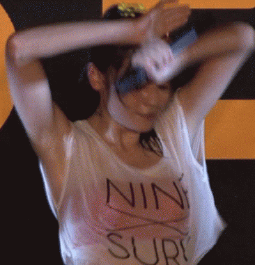 女性芸能人の脇はなぜ綺麗なのか？