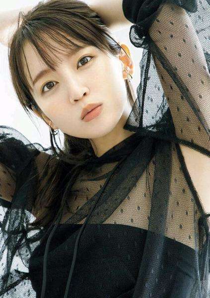 女性芸能人の脇はなぜ綺麗なのか?