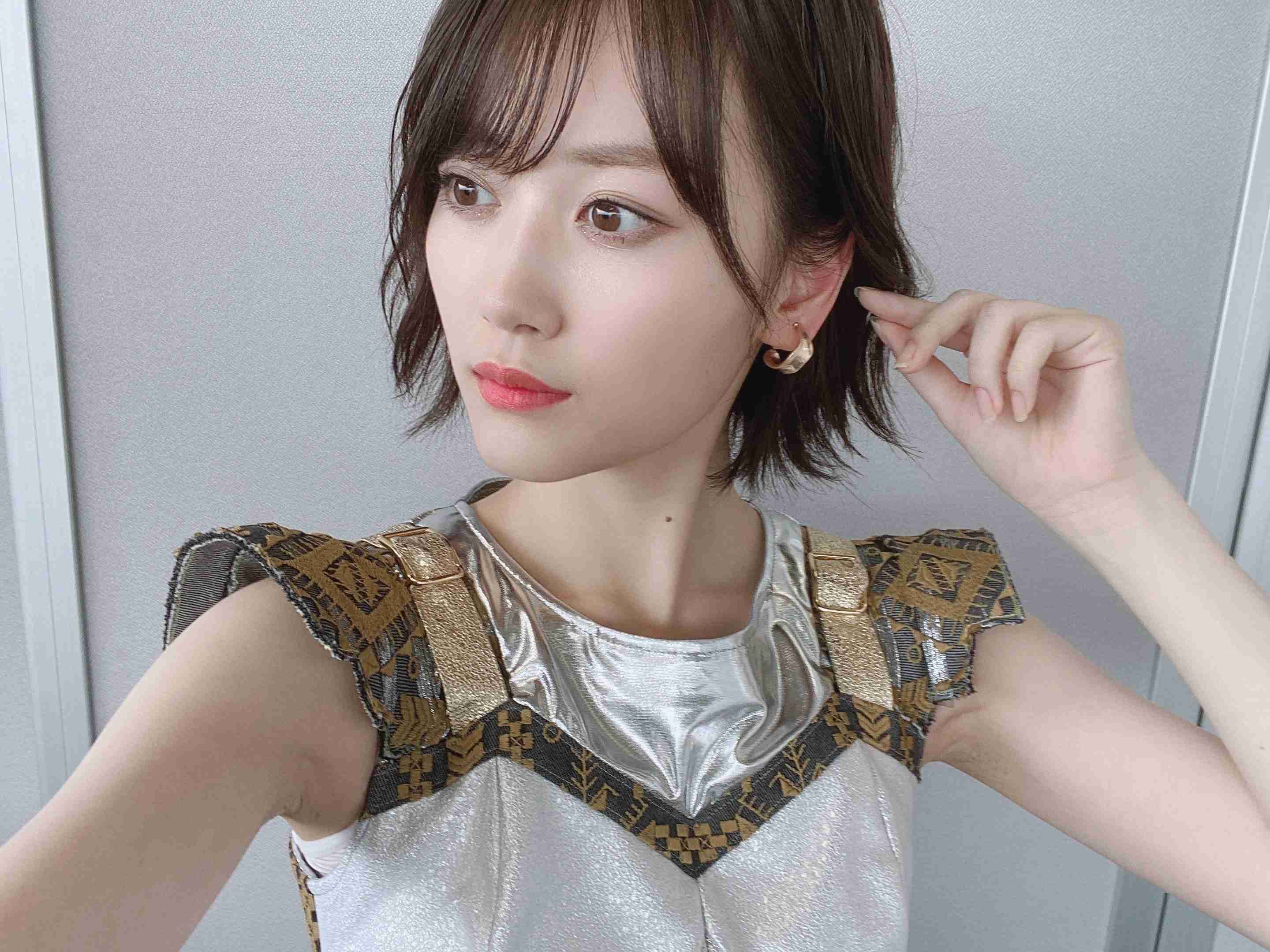 女性芸能人の脇はなぜ綺麗なのか?