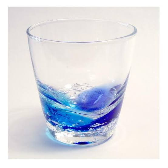 青いガラス小物が見たい！