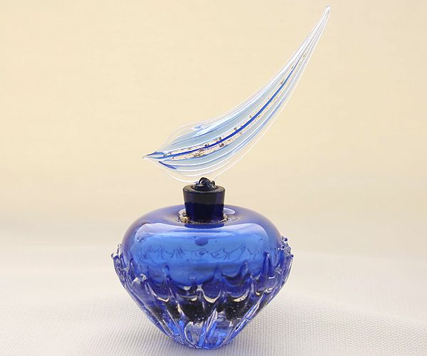 青いガラス小物が見たい！