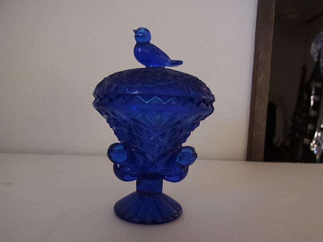 青いガラス小物が見たい！