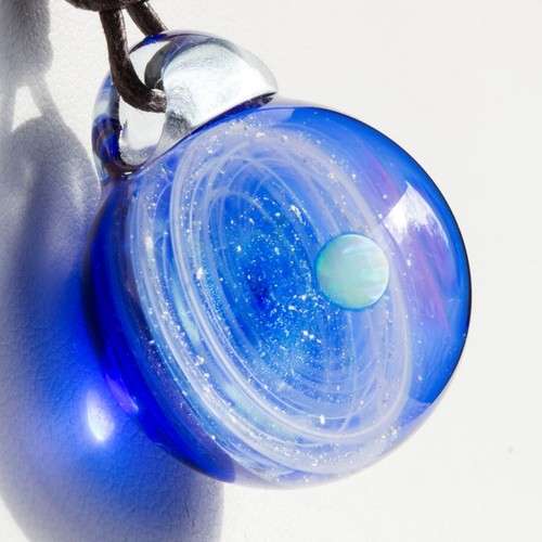 青いガラス小物が見たい！