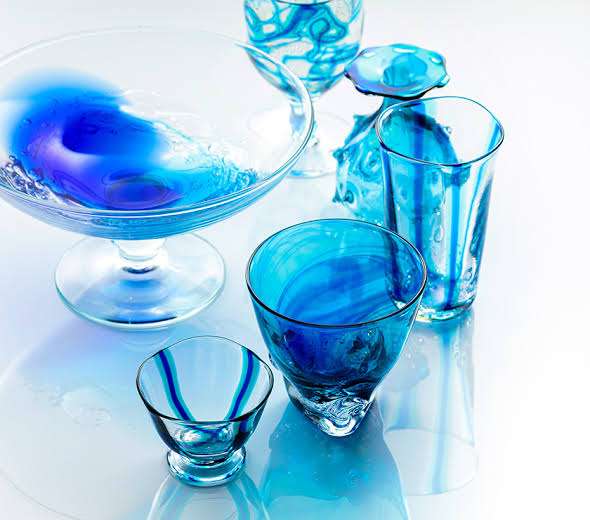 青いガラス小物が見たい！