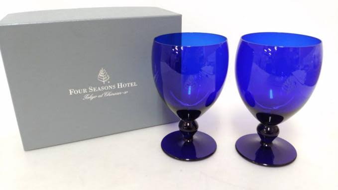 青いガラス小物が見たい！