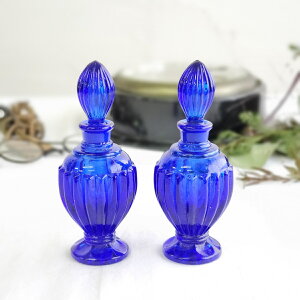 青いガラス小物が見たい！