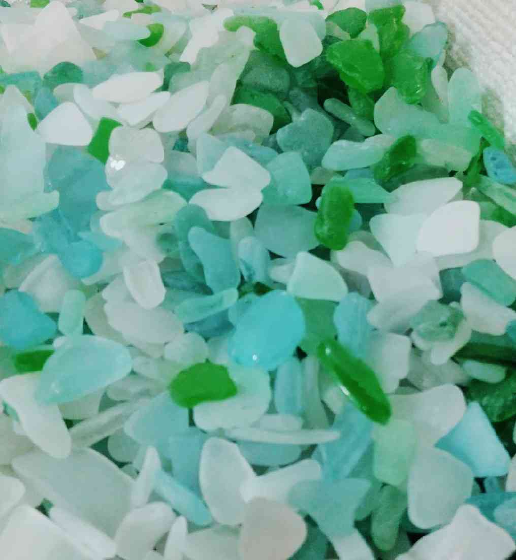 青いガラス小物が見たい！