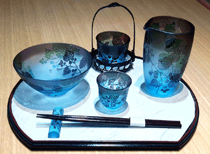 青いガラス小物が見たい！