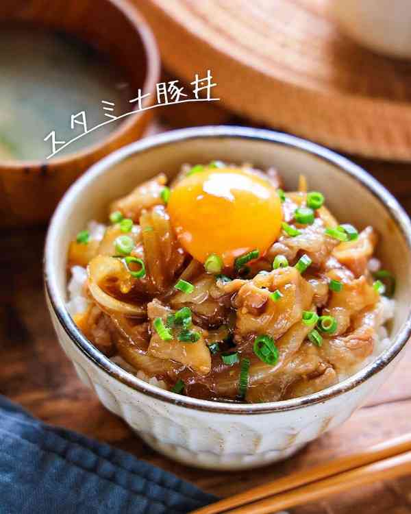 メイン料理をコメントしたら誰かが献立を考えてくれるトピ