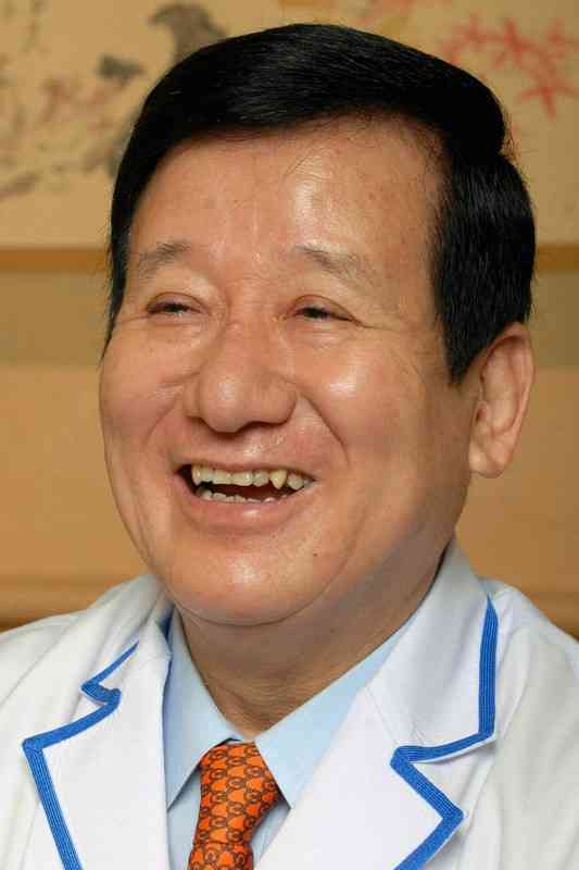 お中元をやめられない人たちの悲鳴 親から「今年はこれが欲しい」の催促も…