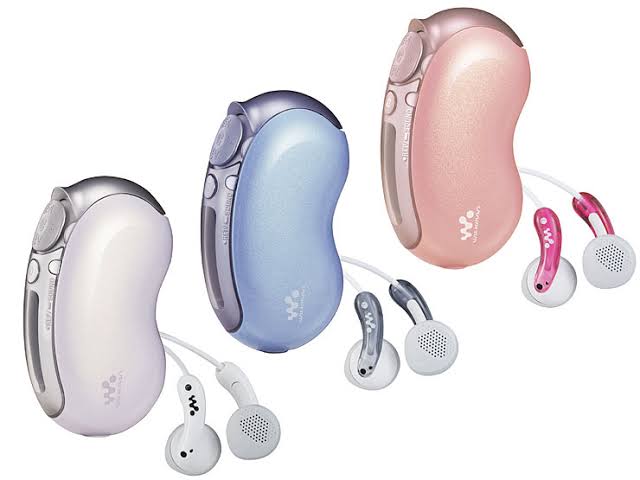 今もipodやwalkman等を使っている人!