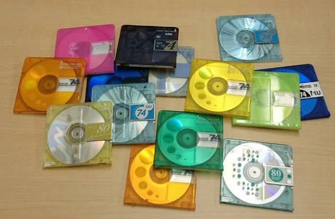 今もipodやwalkman等を使っている人!