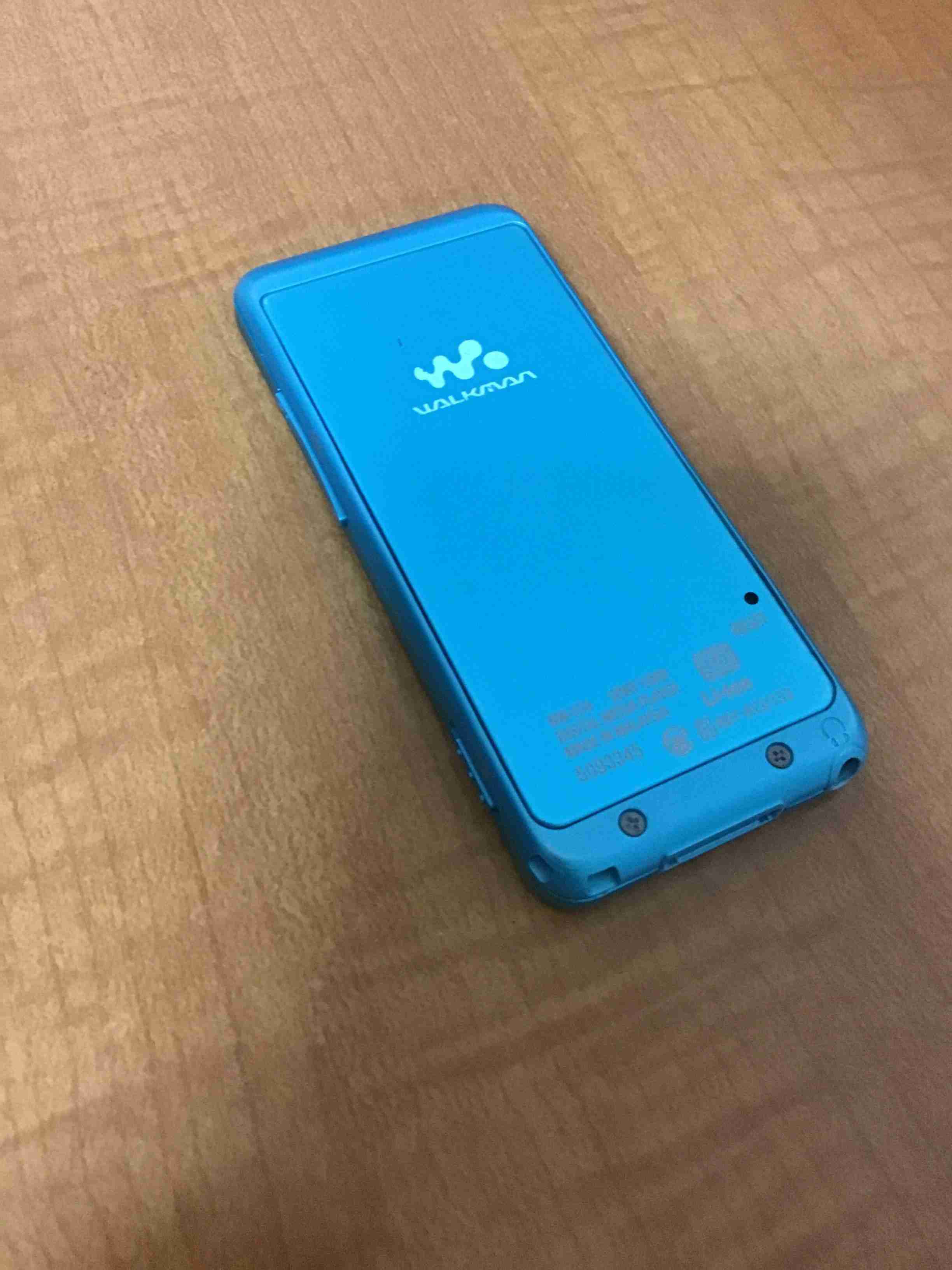今もipodやwalkman等を使っている人!