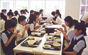 小学校の給食あるある