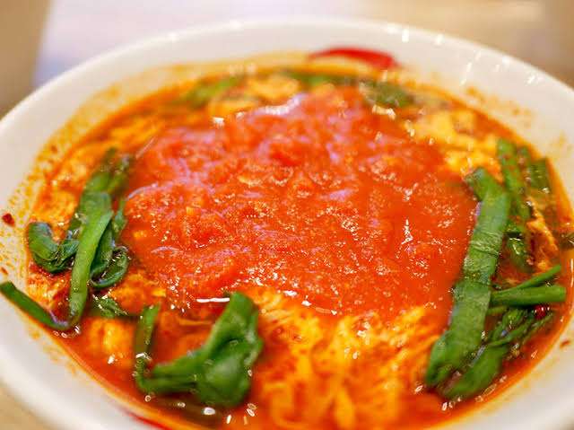 酸っぱ辛い食べ物が好き