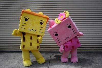 ゆるキャラの仲良しツーショット画像