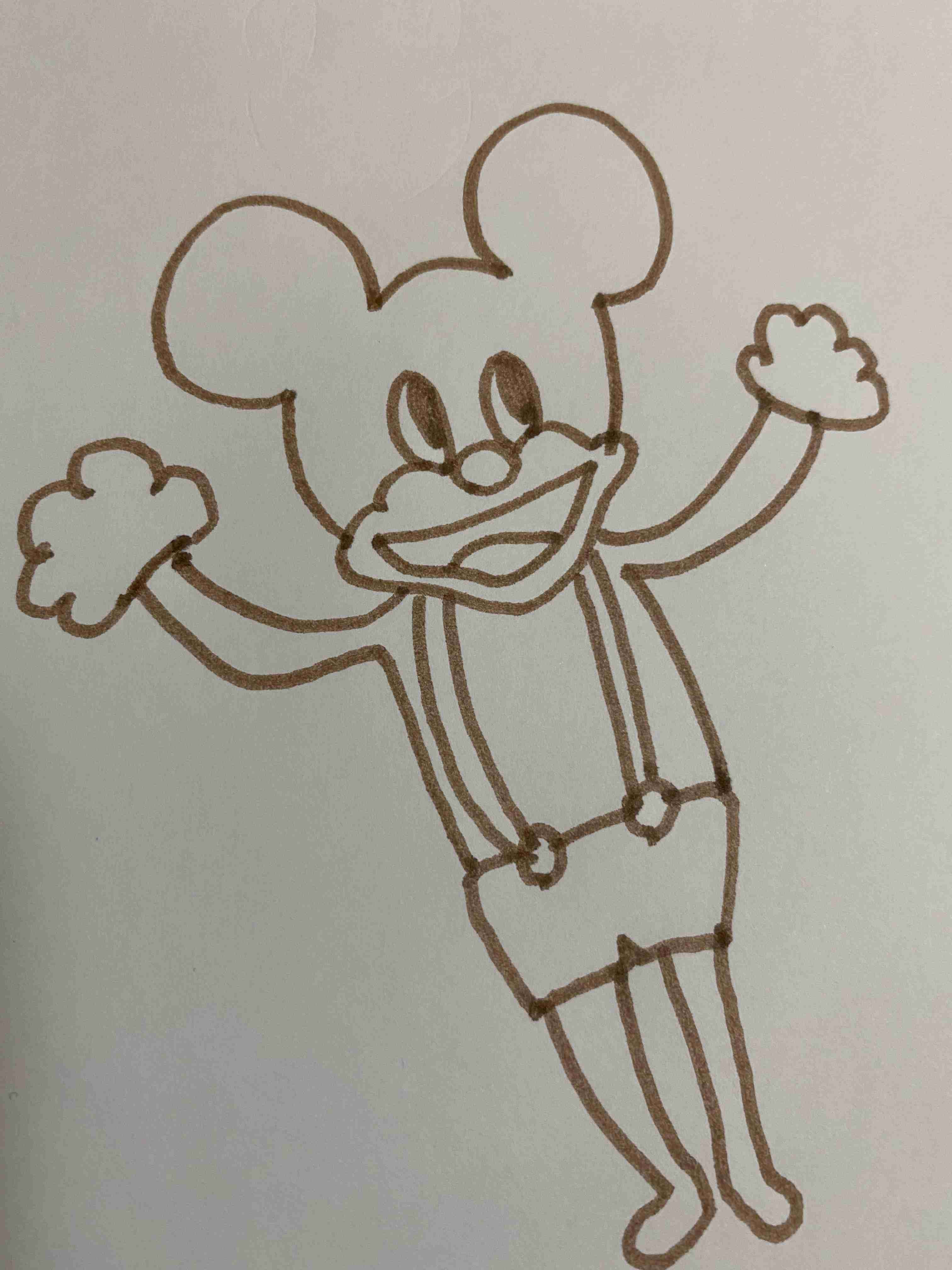 何も見ずにミッキーマウスを描くトピ