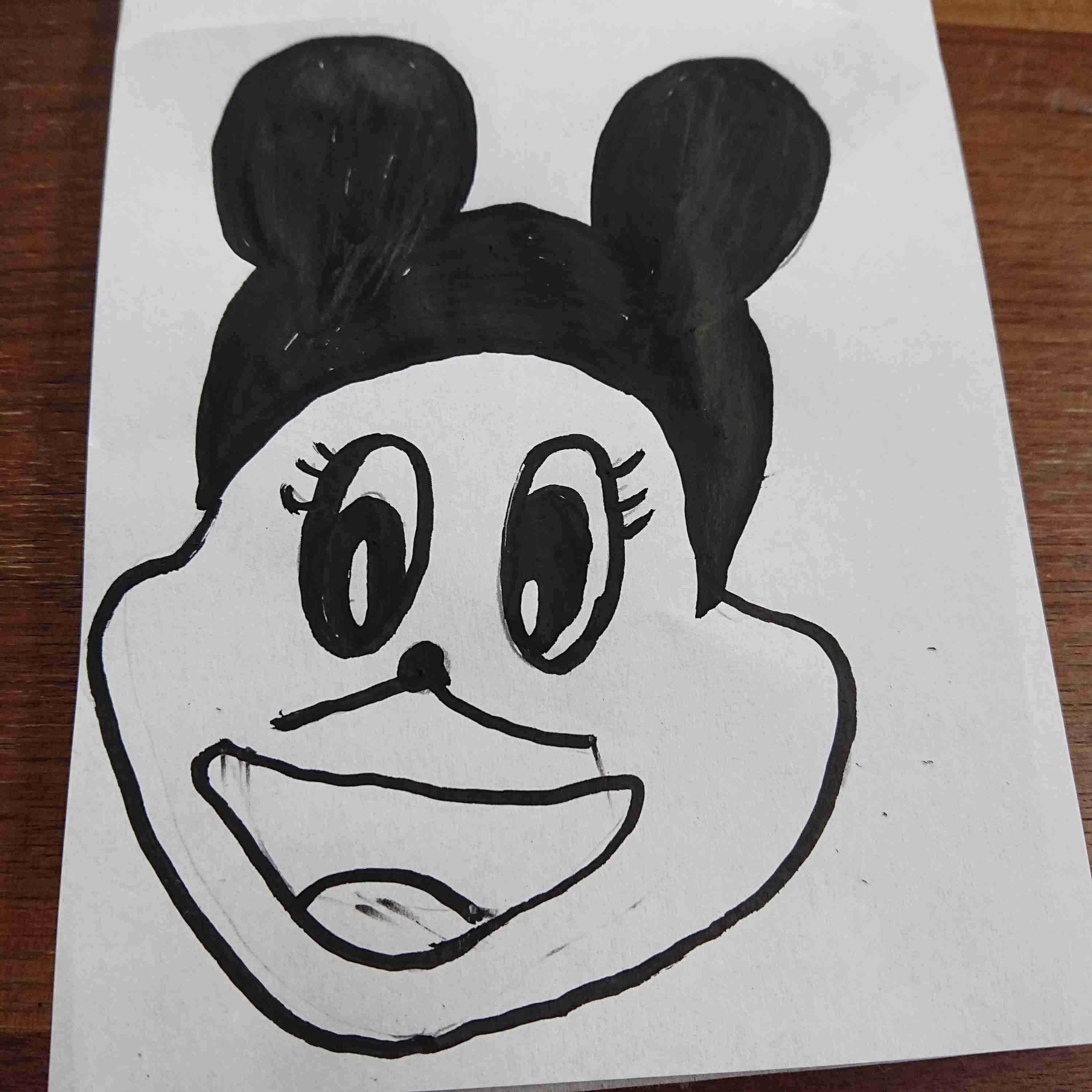 何も見ずにミッキーマウスを描くトピ