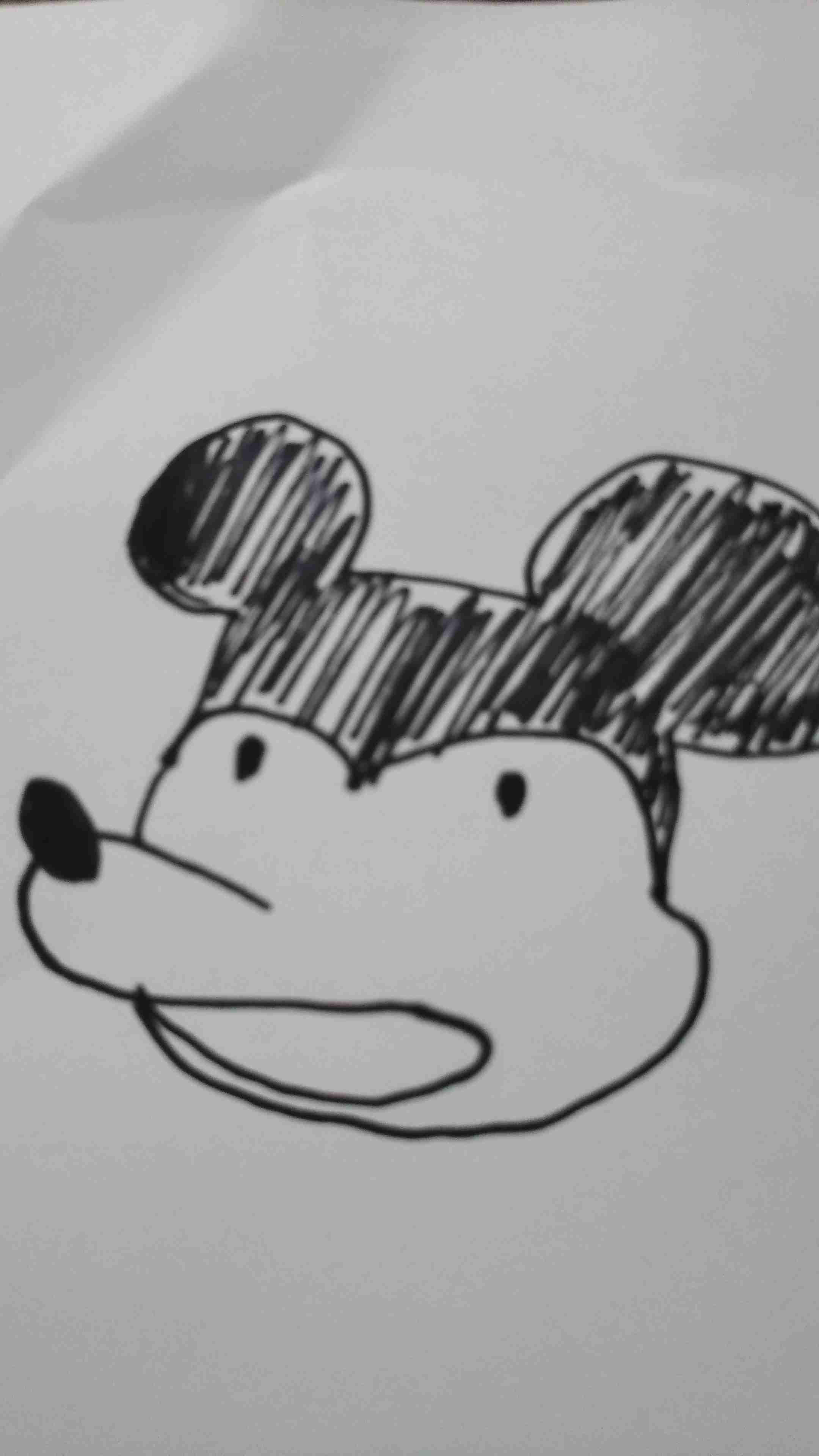 何も見ずにミッキーマウスを描くトピ