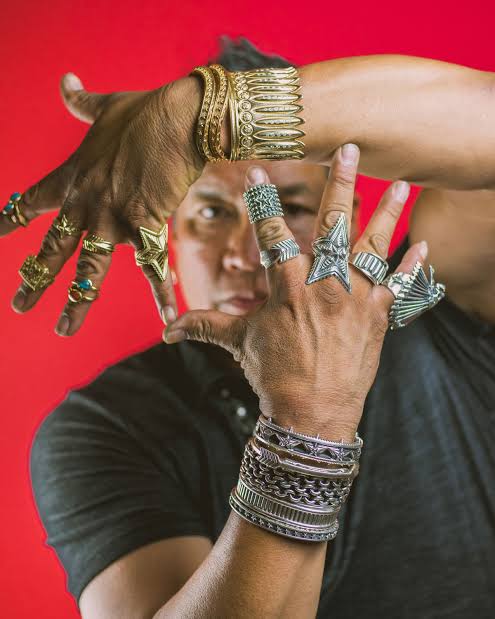 ごつい手にも似合う指輪