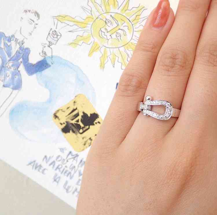 ごつい手にも似合う指輪