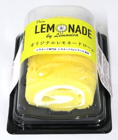 スーパーのロールケーキ