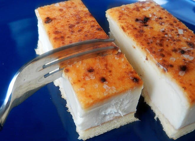 スーパーのロールケーキ