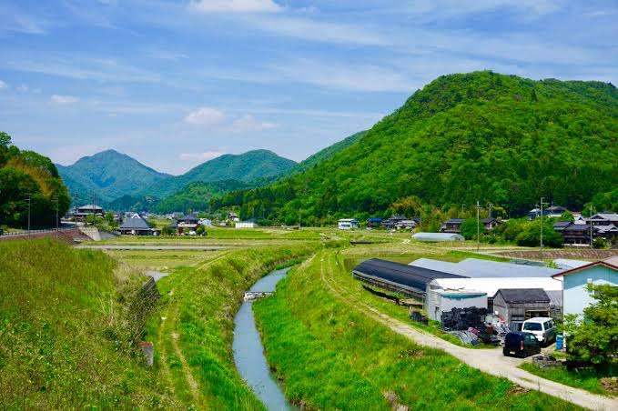 中途半端な田舎に住んでる人