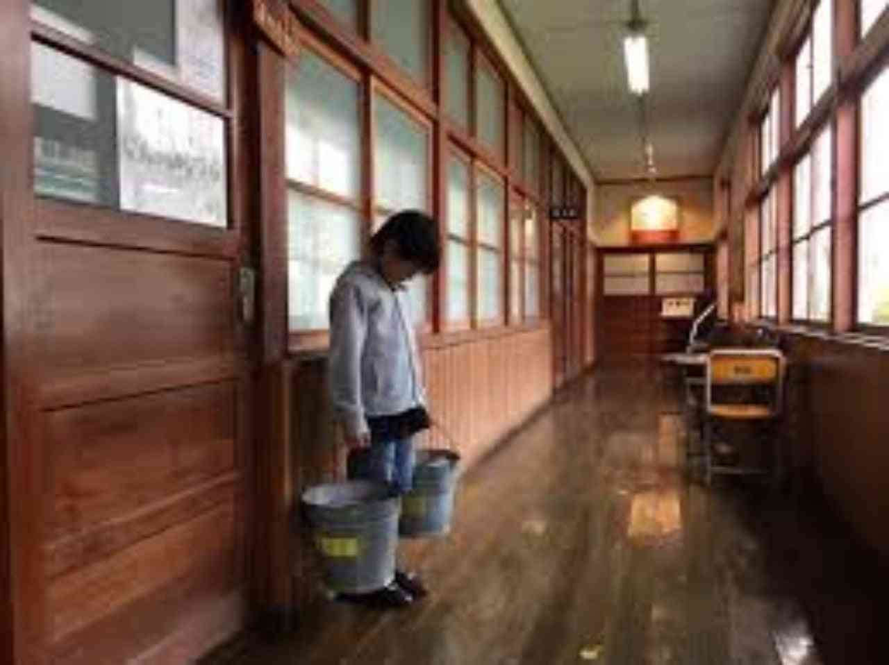 今見るとめちゃくちゃな昭和の日常