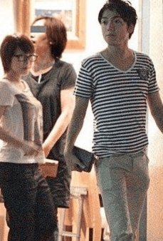 安倍なつみ・山崎育三郎、離婚危機報道を吹き飛ばすラブラブショッピング撮
