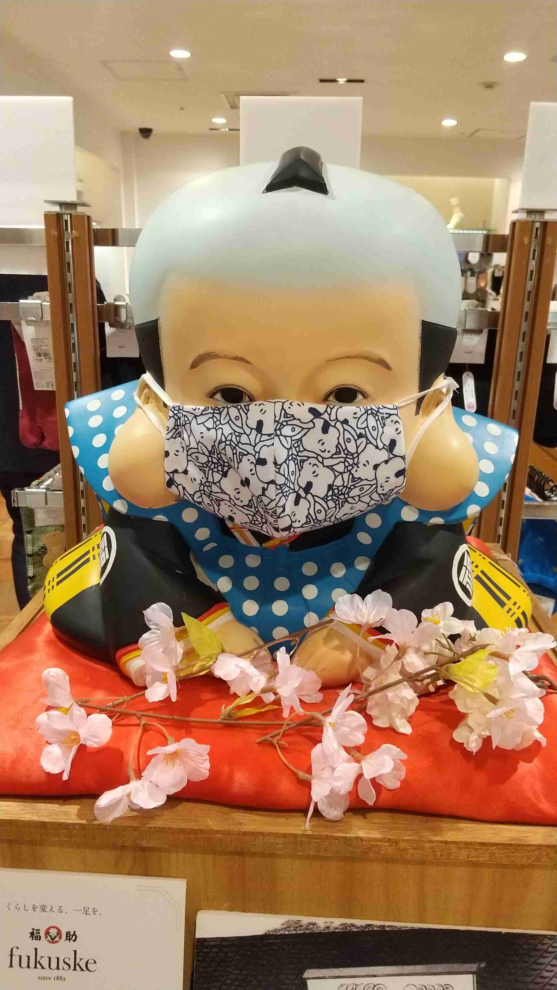 町で見かけたマスクをしたキャラクター達が見たい