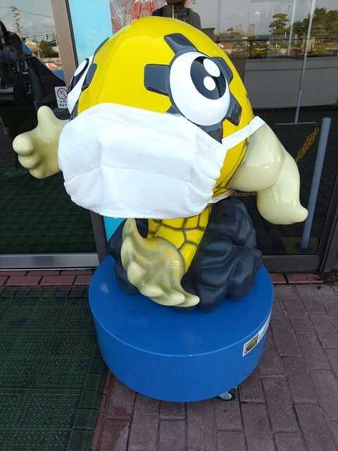 町で見かけたマスクをしたキャラクター達が見たい