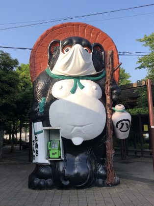 町で見かけたマスクをしたキャラクター達が見たい