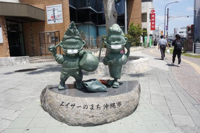 町で見かけたマスクをしたキャラクター達が見たい