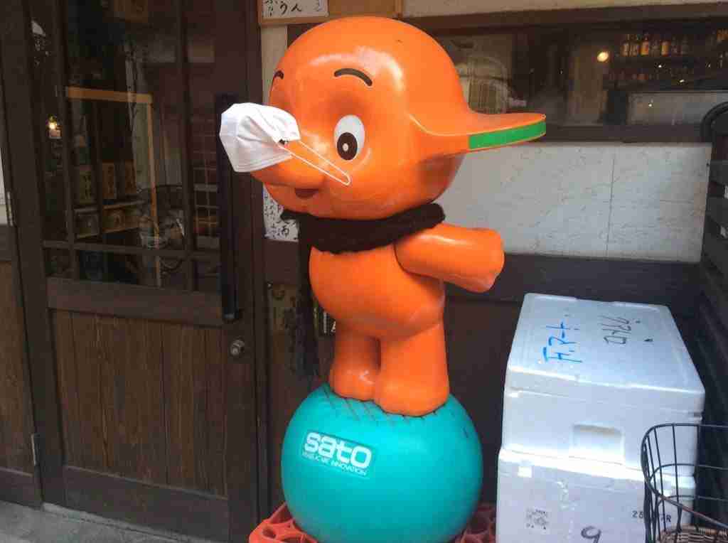 町で見かけたマスクをしたキャラクター達が見たい