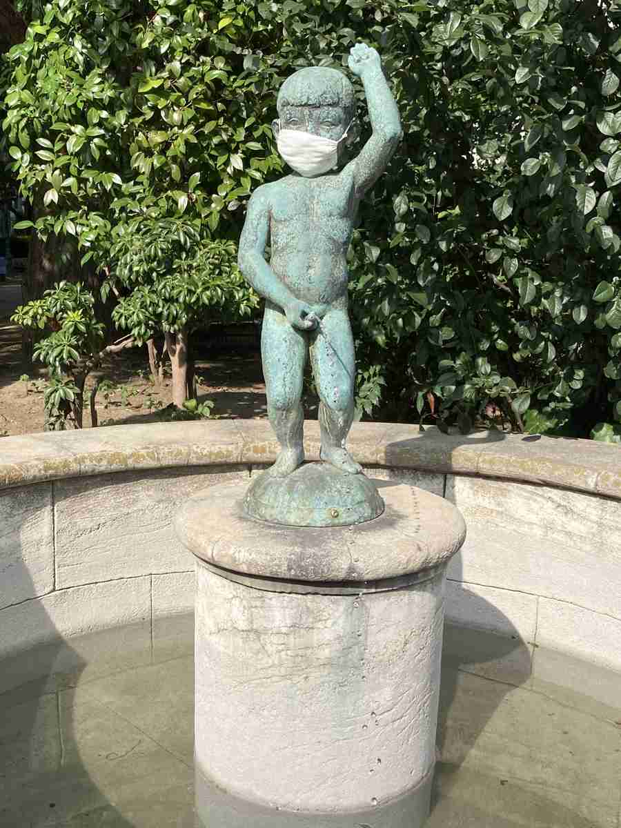 町で見かけたマスクをしたキャラクター達が見たい